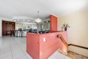 Ocean View 5BR Villa Steps to Beach Privatepool