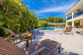 Ocean View 5BR Villa Steps to Beach Privatepool