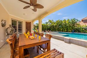 Ocean View 5BR Villa Steps to Beach Privatepool