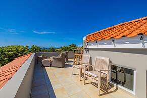 Ocean View 5BR Villa Steps to Beach Privatepool