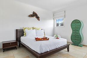 Ocean View 5BR Villa Steps to Beach Privatepool