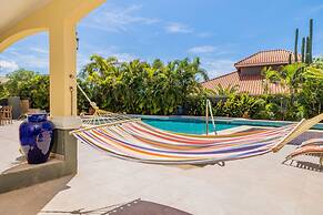 Ocean View 5BR Villa Steps to Beach Privatepool