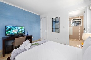 Ocean View 5BR Villa Steps to Beach Privatepool