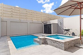 NEW Lux 4BR Villa w Private Pool Walk to Beach