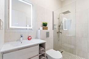 NEW Lux 4BR Villa w Private Pool Walk to Beach