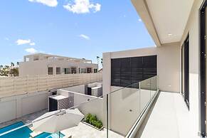 NEW Lux 4BR Villa w Private Pool Walk to Beach