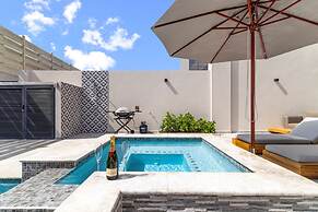 NEW Lux 4BR Villa w Private Pool Walk to Beach