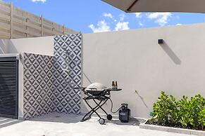 NEW Lux 4BR Villa w Private Pool Walk to Beach