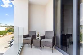 NEW Lux 4BR Villa w Private Pool Walk to Beach