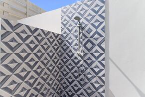 NEW Lux 4BR Villa w Private Pool Walk to Beach