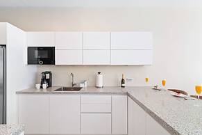 NEW Lux 4BR Villa w Private Pool Walk to Beach