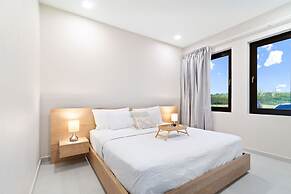 NEW Lux 4BR Villa w Private Pool Walk to Beach