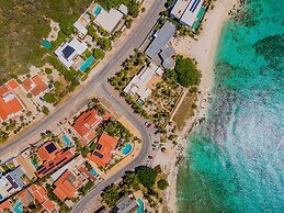 NEW Luxury 4BR Beachfront Villa w Infinity Pool