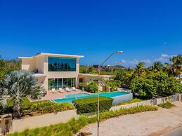 NEW Luxury 4BR Beachfront Villa w Infinity Pool