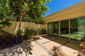 NEW Luxury 4BR Beachfront Villa w Infinity Pool