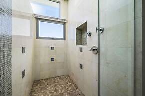 NEW Luxury 4BR Beachfront Villa w Infinity Pool