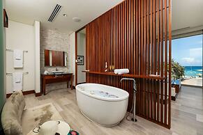 NEW Luxury 4BR Beachfront Villa w Infinity Pool