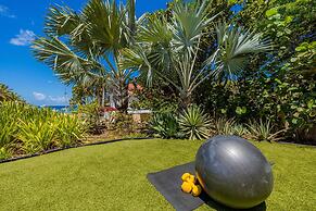 NEW Luxury 4BR Beachfront Villa w Infinity Pool