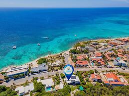 NEW Luxury 4BR Beachfront Villa w Infinity Pool