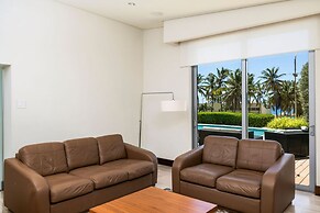 NEW Luxury 4BR Beachfront Villa w Infinity Pool