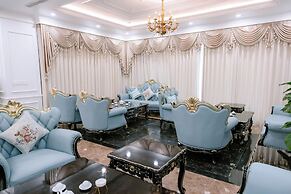 Senior Hotel