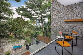 Avant-Garde 4BR Pool Villa Otero Kamala