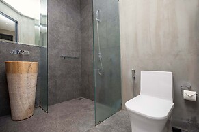 Avant-Garde 4BR Pool Villa Otero Kamala