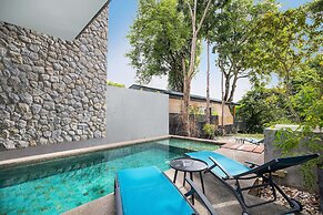 Avant-Garde 4BR Pool Villa Otero Kamala