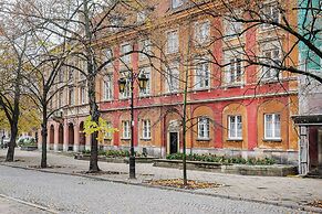 Lumina apart near Muzeum Włókiennictwa