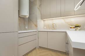 Żupnicza Apartment Warsaw by Renters