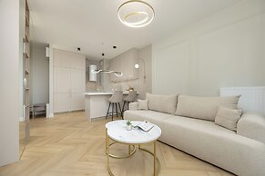 Żupnicza Apartment Warsaw by Renters