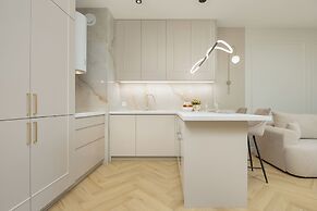 Żupnicza Apartment Warsaw by Renters