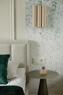 Żupnicza Apartment Warsaw by Renters