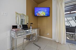 Beautiful 3br4ba Amazing Location w Private Pool