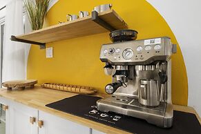 Beautiful 3br4ba Amazing Location w Private Pool