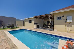 Beautiful 3br4ba Amazing Location w Private Pool