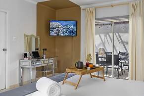 Beautiful 3br4ba Amazing Location w Private Pool