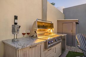 Beautiful 3br4ba Amazing Location w Private Pool