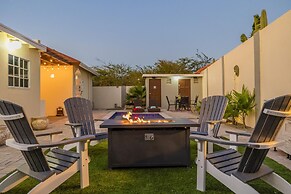 Beautiful 3br4ba Amazing Location w Private Pool