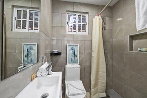 Beautiful 3br4ba Amazing Location w Private Pool