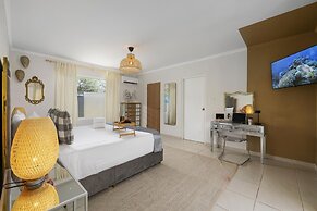 Beautiful 3br4ba Amazing Location w Private Pool