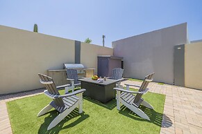 Beautiful 3br4ba Amazing Location w Private Pool