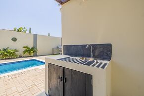 Beautiful 3br4ba Amazing Location w Private Pool