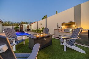 Beautiful 3br4ba Amazing Location w Private Pool