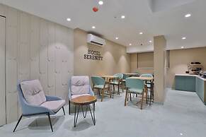 Hotel Serenity