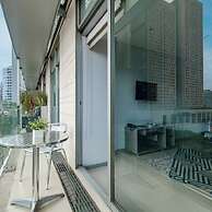 2BR Apartment With Jacuzzi - Pool - City Skyline