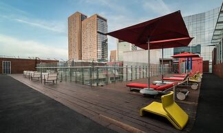 2BR Apartment With Jacuzzi - Pool - City Skyline