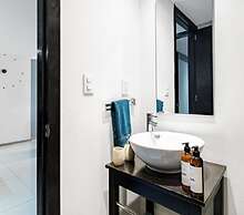 2BR Apartment With Jacuzzi - Pool - City Skyline