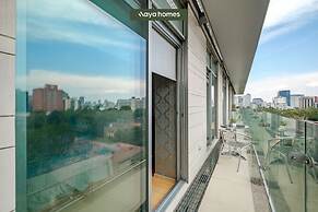 2BR Apartment With Jacuzzi - Pool - City Skyline