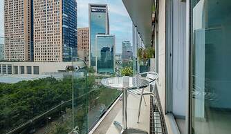 2BR Apartment With Jacuzzi - Pool - City Skyline